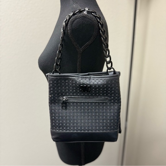 Steve Madden Handbags - Steve Madden Elegant Black Chain Strap Mini Bag.